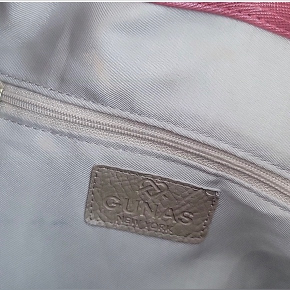 The Pelican Bag by GUNAS New York. - Picture 11 of 16